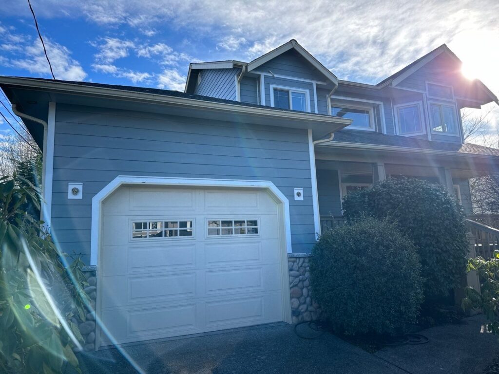 siding replaced on a singe family residence with fiber cement siding