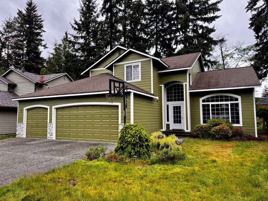 fiber cement siding replacement project house in everett washington