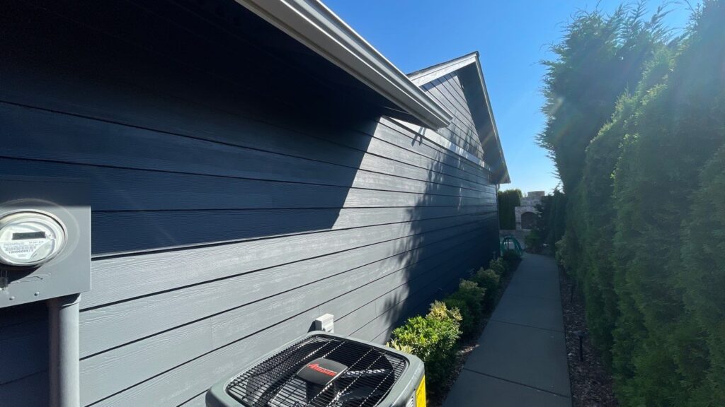hardieplank cedarmill siding upclose wall project
