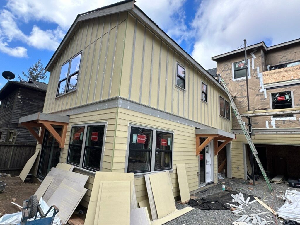 Smooth James HardiePanels on Seattle apartment exterior