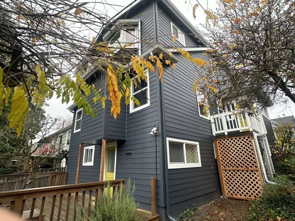 Vented Hardie soffit installed with aluminum vented channel