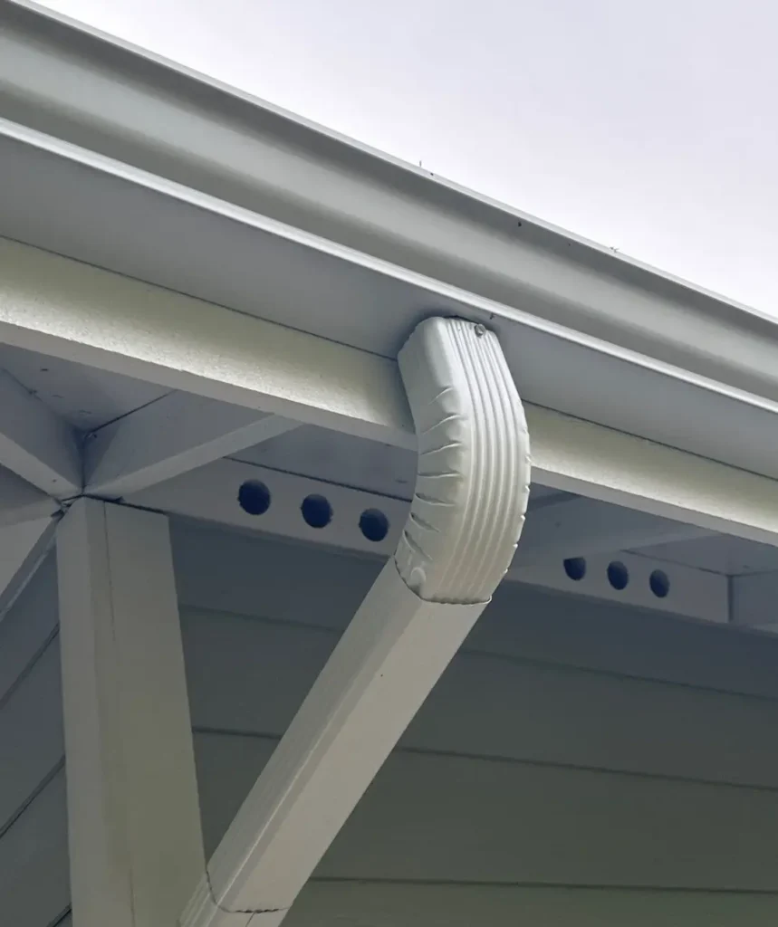 Eaves and fascia board painted on Edmonds, WA siding project