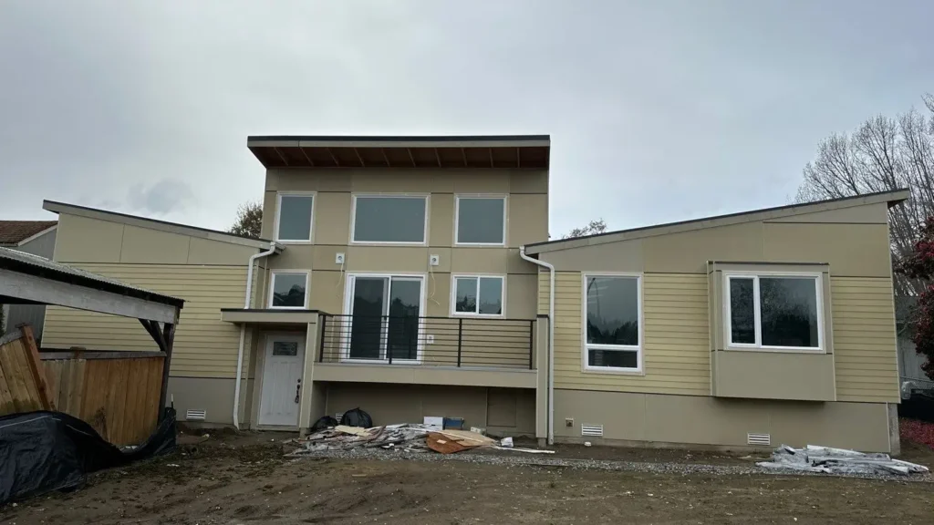 Exterior fixture block and flashing integration in Everett