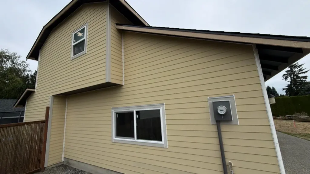 Primed Hardie 5/4x4 outside corner trim